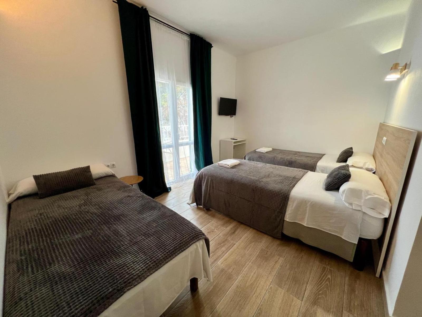Hostal Oasis Dor Cala D´Or Exterior foto